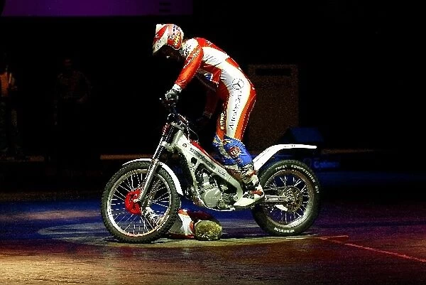 MPH03 Show: World Freestyle motorbike Champion and his sidekick entertain the crowd