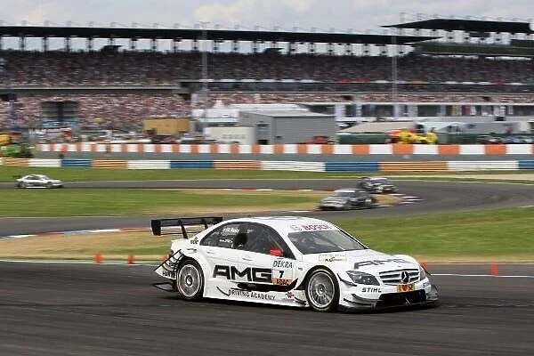 DTM. Paul Di Resta (GBR), AMG Mercedes C-Klasse (2009), finished second.