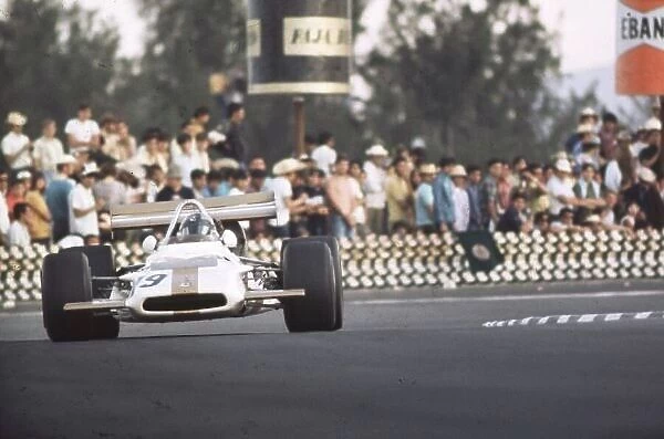 Pedro Rodriguez, BRM P153, 6th Mexican Grand Prix, Mexico City 25 Oct 1970 World LAT Photographic Ref: 70 MEX 27