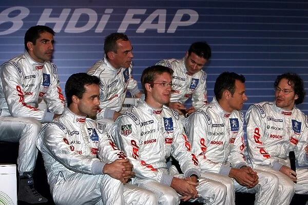 Peugeot 908 Launch: Front row L-R: Pedro Lamy, Sebastien Bourdais, Stephane Sarrazin, Jacques Villeneuve