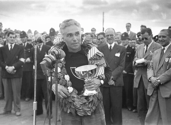 Piero Taruffi says a few words after the race: 1952 British Grand Prix