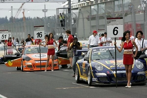 Porsche Carrera Cup Asia: The cars line up on the grid