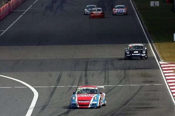Porsche Carrera Cup Asia: Tim Sugden leads a battle