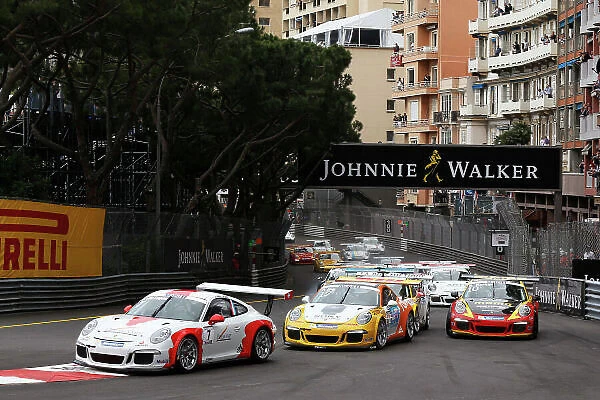 Porsche Super Cup Action Start