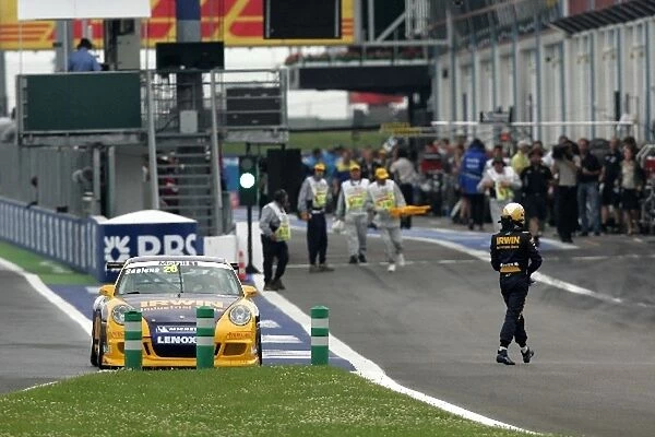 Porsche Supercup: David Saelens protests to Race Control after being blocked by a stalled car at the start of the race