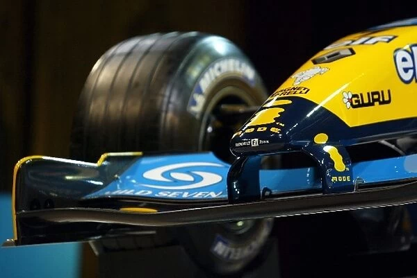 Renault R24 Launch: Front wing, nose, wheel and tyre detail on the new Renault R24