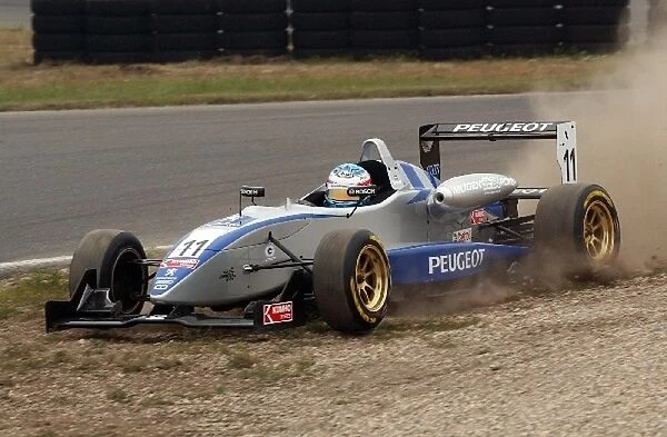 Ronnie Bremer (DNK), Carlin Motorsport, Dallara F302  /  3 Honda-Mugen, going off-track