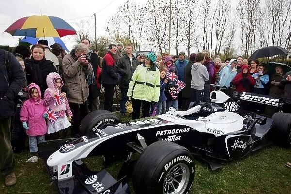 Silverstone Sign Unveiling: A Williams F1 car was displayed in the village centre