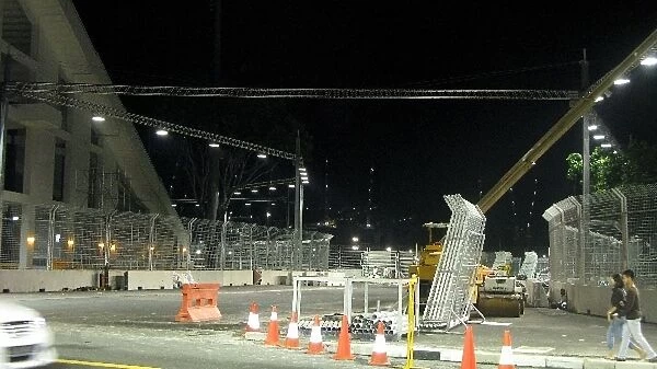 Singapore Circuit Construction: Barriers are erected on Raffles Avenue