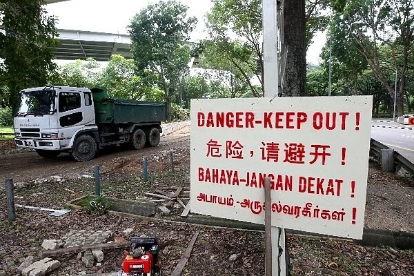 Singapore Grand Prix Circuit Preview: Danger Keep Out! Street Signage