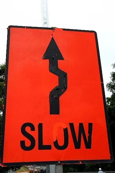 Singapore Grand Prix Circuit Preview: Slow! Street signage