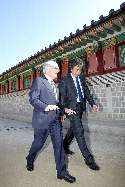 South Korean Grand Prix Press Conference: L-R: Bernie Ecclestone FOM President talks with Mr