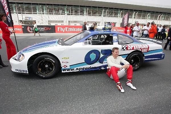 Speedcar Series: Stefan Johansson on the grid