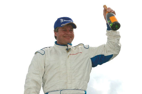 Tim Harvey, Porsche Cup. Donington, 7th September 2003. World Copyright Jakob Ebrey  /  LAT