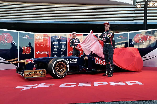 Toro Rosso STR8 Launch
