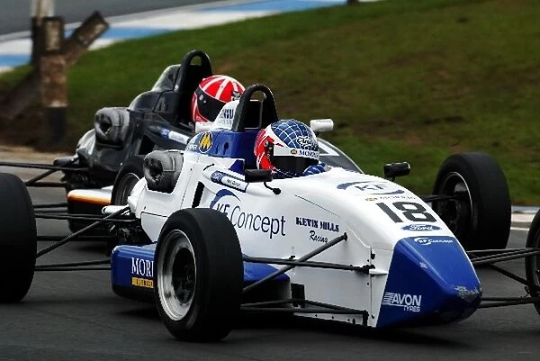 UK Formula Ford Championship: 5th place Neil Doran races hard. UK Formula Ford Championship, Rounds 1  /  2