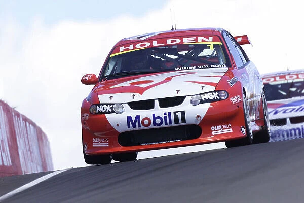 V8 Supercar 1000 Bathurst 05 / 10 / 01: Holder Racing Team drivers Tony Longhurst set the third fastest time during qualifying today with a time of 2:09. 9621 for the V8 Supercar 1000 being held at Bathurst this Sunday