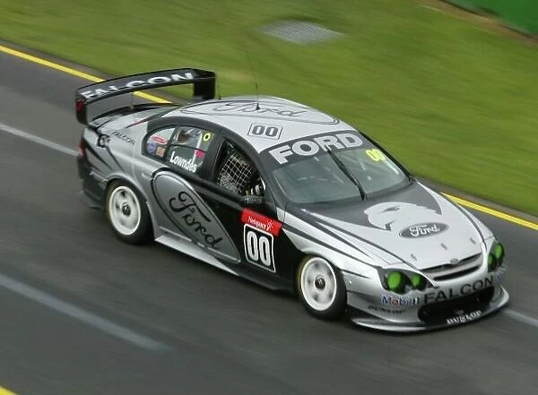 V8 Supercar 2002 AGP : Ford driver Craig Lowndes in action during the 2002 Fosters Australian GP. Lowndes went on to win the third race