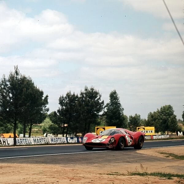 W. Mairesse  /  Buerlys Ferrari 330 P4: 1967 LE MANS 24 HOURS