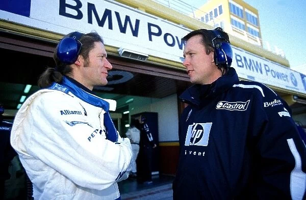 Williams BMW FW26 First Test: Williams BMW Operations Manager Sam Michael, right, chats with engineer Carl Gaden, left