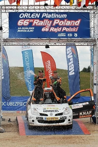 World Rally Championship: Kevin Abbring, Renault Clio Super 1600 JWRC, on the podium