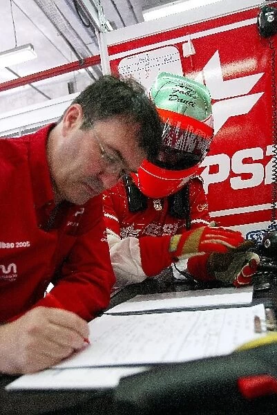 World Series By Nissan: Ander Vilari Epsilon Euskadi with his engineer