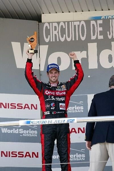 World Series by Nissan: Tiago Monteiro Carlin Motorsport on the podium