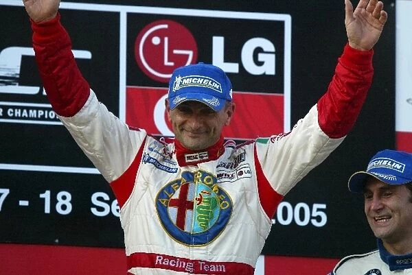 Wtcc Istanbul-Turchia 18  /  9  /  2005: L-R: Race 2 winner Gabriele Tarquini Alfa Romeo Racing Team