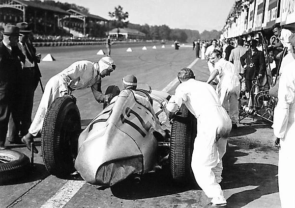 ZP9O6679. 1938 Italian Grand Prix.. Monza, Italy
