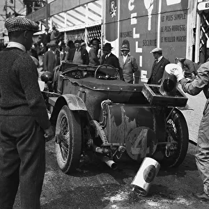 1928 Le Mans 24 hours. Le Mans, France: Woolf Barnato / Bernard Rubin, 1st position, pit stop action