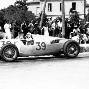1935 Coppa Acerbo. Pescara, Italy. 15 August 1935. Achille Varzi, Auto Union B