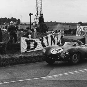 1954 Le Mans 24 hours: Duncan Hamilton / Tony Rolt, 2nd position, action