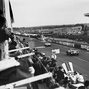 1955 Le Mans 24 hours: Helde / Jean Lucas, retired, leads Juan Manuel Fangio / Stirling Moss, retired, action