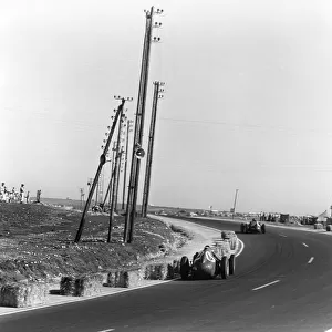 1958 Moroccan Grand Prix. Ain-Diab, Casablanca, Morocco. 17th - 19th October 1958. Phil Hill (BRM 25), 3rd position, action. World Copyright: LAT Photographic. Ref: 2553