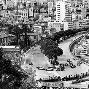 1960 Monaco Grand Prix: Jo Bonnier leads Jack Brabham, Tony Brooks, Stirling Moss, Chris Bristow and the rest of the field at the start
