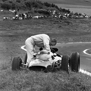 1963 French Grand Prix - John Surtees: John Surtees, Ferrari Dino 156, retired, action