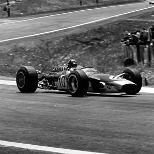 1968 Spanish Grand Prix. Jarama, Spain. 12 May 1968. Graham Hill, Lotus 49-Ford, 1st position, action. World Copyright: LAT Photographic Ref: 1987 #2