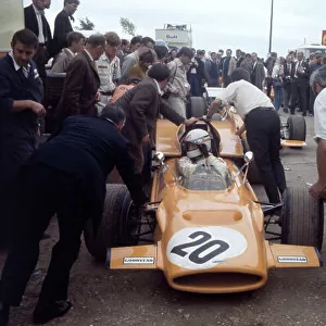 1969 British Grand Prix. Silverstone, England. 17-19 July 1969. Derek Bell (McLaren M9A Ford). Ref-69 GB 34. World Copyright - LAT Photographic