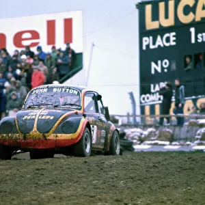 1976 British Rallycross Championship. Brands Hatch, England. Janauary 1976. John Button (VW Beetle), action. World Copyright: LAT Photographic. Ref: Colour Transparency