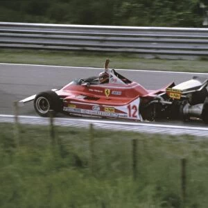 1979 Dutch Grand Prix: Gilles Villeneuve, retired, calls it a day, but only after a blown tyre had caused a rear suspension failure on lap 48, action