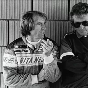 1980 Formula 1 World Championship. Jaques Laffite and Gerard Ducarouge in conversation in the pits, portrait. World Copyright: LAT Photographic. Ref: B/W Print