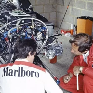 1983 Formula 1 Testing. Silverstone, Great Britain. Ron Dennis in the pits. World Copyright: LAT Photographic Ref: 35mm transparency