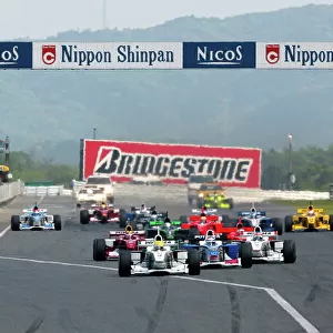 2002 Formula Nippon Championship Mine, Japan. 19th May 2002. Start of the race. World Copyright: Yasushi Ishihara/LAT Photographic ref: Digital Image Only