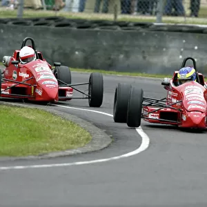 2005 UK Formula Ford Championship, Duncan Tappy leads Charlie Donnelly, Castle Combe, 25th-26th June 2005, World copyright: Ebrey/LAT Photographic