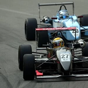 50th Macau Grand Prix: Lewis Hamilton, Manor Motorsport, leads Robert Doornbos, Menu Motorsport