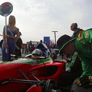 A1GP: Adrian Zaugg A1 Team South Africa on the grid