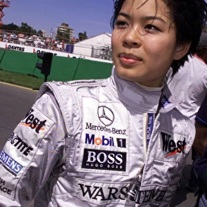 AUSTRALIAN GP 1999, MELBOURNE QUALIFYING SATURDAY 6TH MARCH CELEBRITY VIOLINIST VANESSA MAE BEFORE HER RIDE IN THE 2 SEAT MCALREN F1 CAR PHOTO: TEE / LAT
