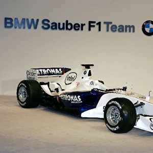 BMW Sauber Launch: The new BMW Sauber F1. 06. Front, three quarter view
