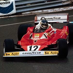 Carlos Reutemann finishes 3rd behind winner Jody Schecker and team