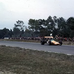 Dan Gurney, McLaren M7A (4th place) US Grand Prix, Watkins Glen, USA. 6 october 1968 Rd11 World LAT Photographic Somerset House, Somerset Road, Teddington, Middlesex. Tel: +44 (0) 181 251 3000 Fax: +44 (0) 181 251 3001 Ref: 68 USA 13